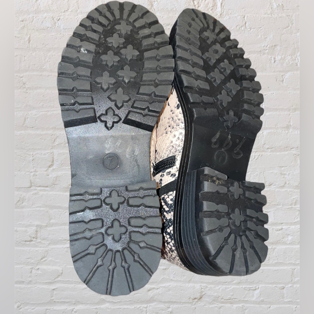 Snakeskin Universal Threads Boots - image 8